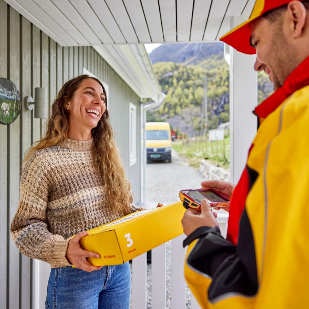 DHL Express rýchlo Od dverí k dverám Doručené kuriérom Slovensko