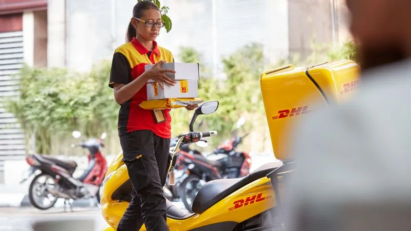 dhl delivers package for dropshipping company from myanmar