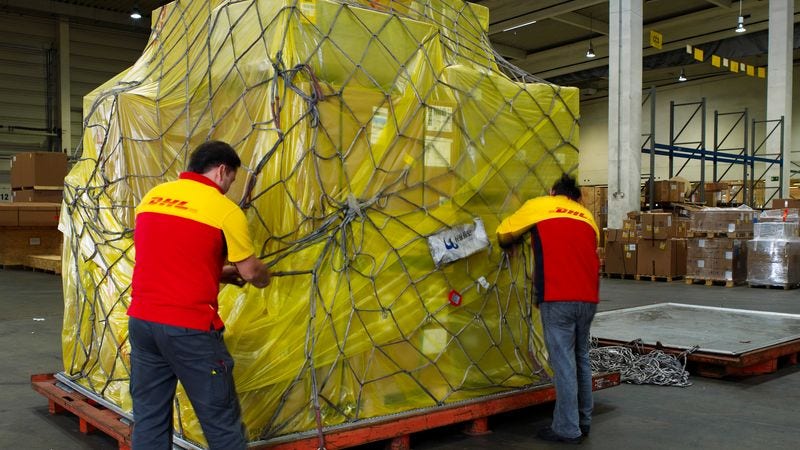 <p>Bermitra dengan&nbsp;<a href="https://www.dhl.com/discover/en-id/">DHL Express Indonesia</a>&nbsp;dapat menawarkan banyak keuntungan bagi bisnis dan individu Indonesia yang ingin mengimpor produk dari luar negeri. Pengalaman, keahlian, dan jaringan mitra dan sumber daya kami yang luas dapat membantu menavigasi kompleksitas proses impor, menghemat waktu dan uang, serta mengurangi risiko terkait. Selain itu, data impor Indonesia menggarisbawahi pentingnya layanan logistik dan transportasi yang andal, menjadikan DHL Express Indonesia pilihan tepercaya dan nyaman untuk kebutuhan pengiriman Anda.&nbsp;<a href="https://www.dhl.com/discover/en-id/ship-now">Buka akun bisnis DHL Express hari ini</a>&nbsp;untuk memanfaatkan keahlian mereka dalam memperluas bisnis Anda secara internasional.</p>
