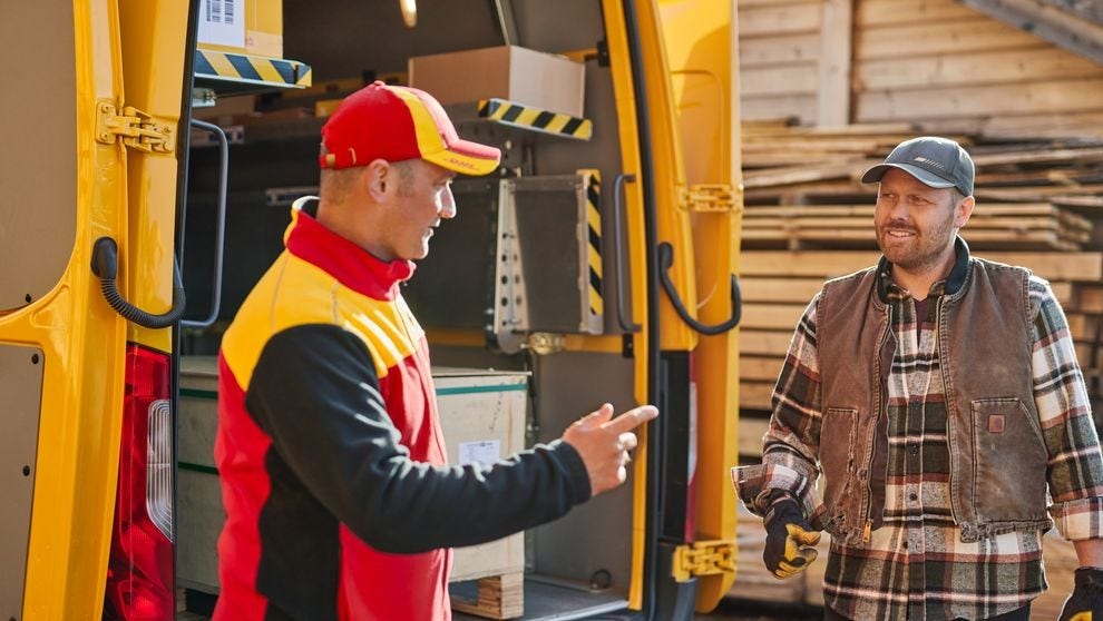 australian business owner utilizing dhl express to minimize supply chain disruption