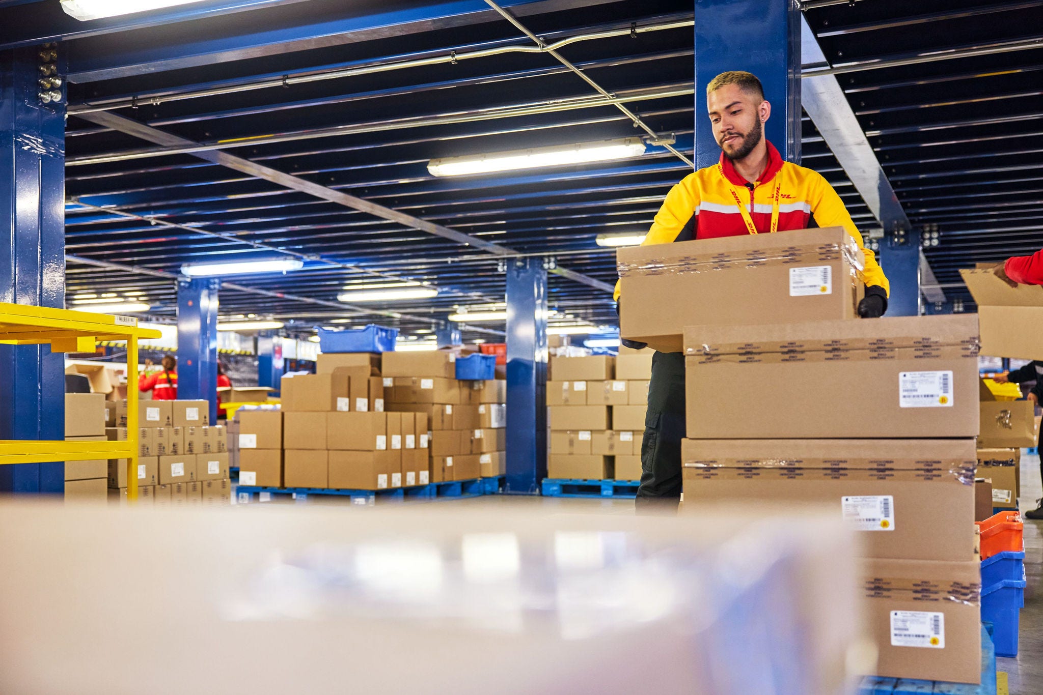 dhl sorting center