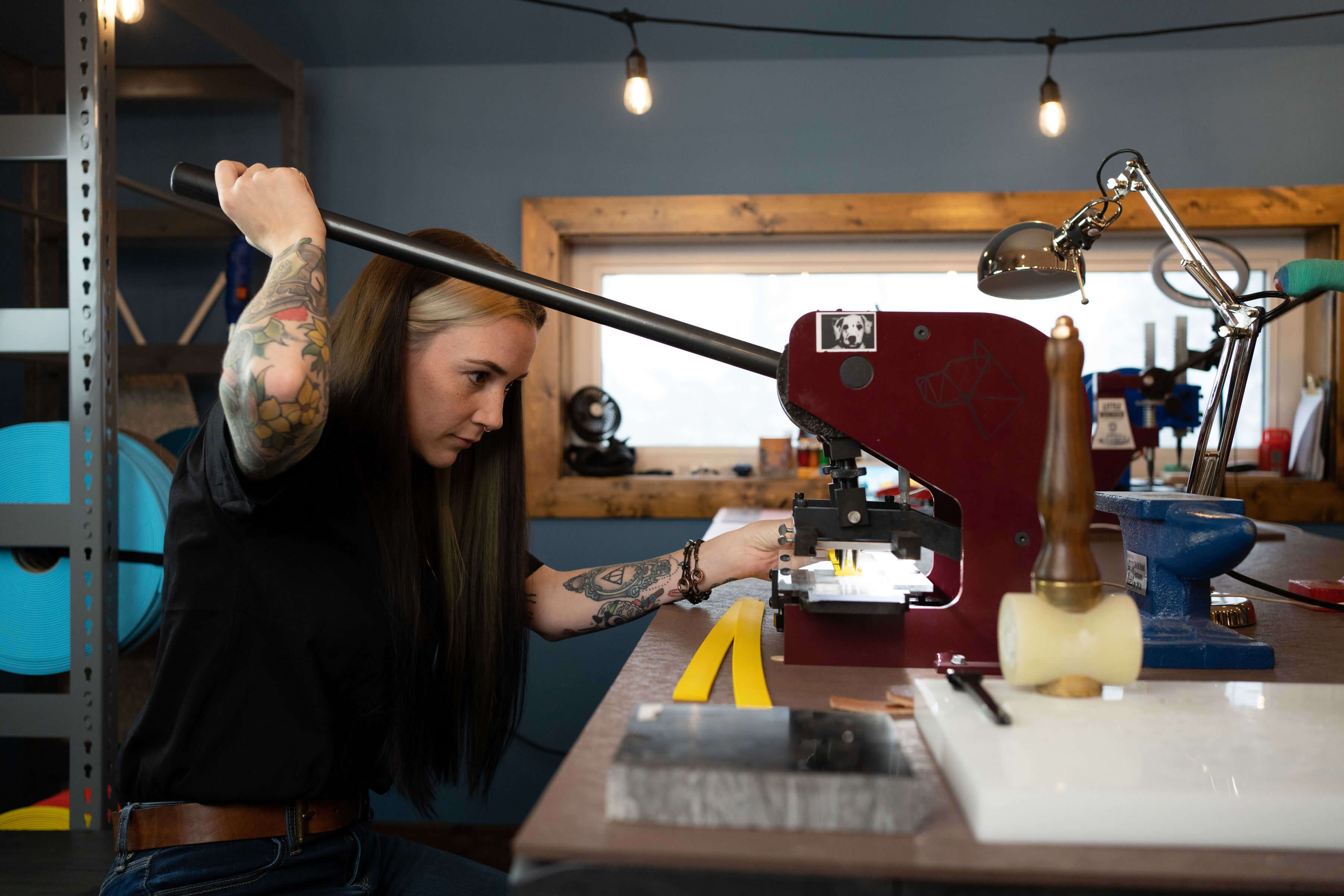 Lauren van Keulen crafting a collar