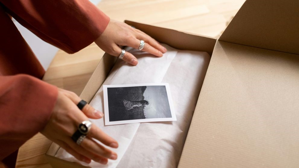 Unboxing e-commerce packaging